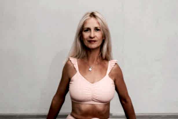 ava elena chernova 615x410 - Детская растяжка