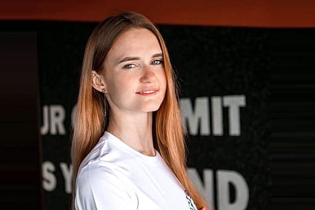 ava vjunik 615x410 - Бальные танцы и акробатический рок-н-ролл