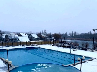 bassejn7 320x240 tl - Релакс-зона: Бассейн, баня, хаммам