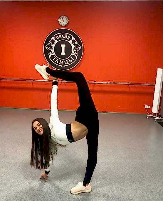 chernova-pic1 chernova pic1 555x683 - Елизавета Чернова