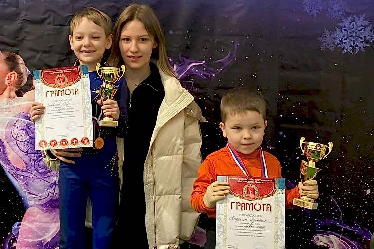 po figurnomu kataniju cover - Фигурное катание