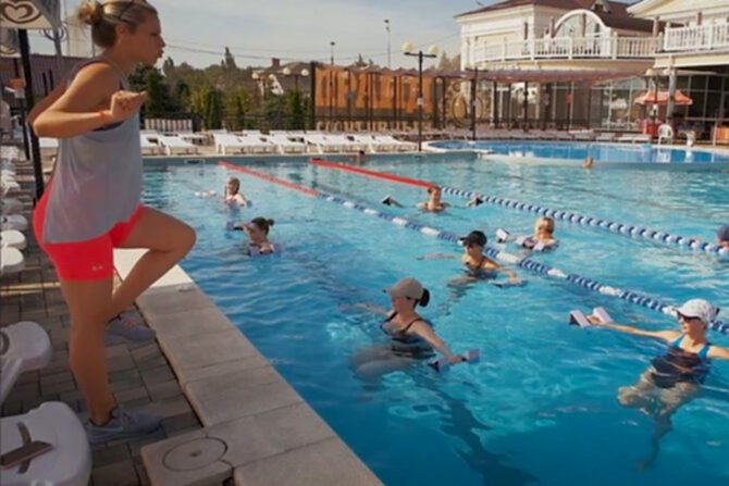 preimushhestva akvaajerobiki dlja zdorovja i krasivoj figury cover 670x447 - Преимущества аквааэробики для здоровья и красивой фигуры: регистрация открыта