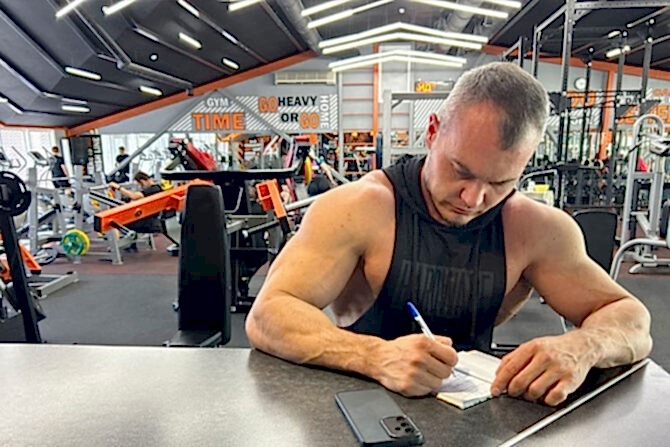 murashkin 51 cover 670x447 - Секреты планирования тренировок для тех, кому за 40