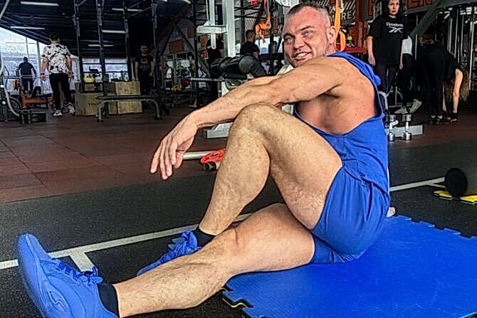 murashkin22 cover 670x447 - Важность растяжки после тренировки с железом для восстановления мышц