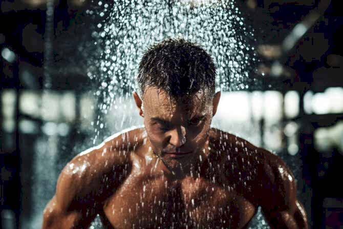 murashkin 175 cover 670x447 - Как правильно расслабляться после тяжёлой атлетики: секреты восстановления для спортсменов