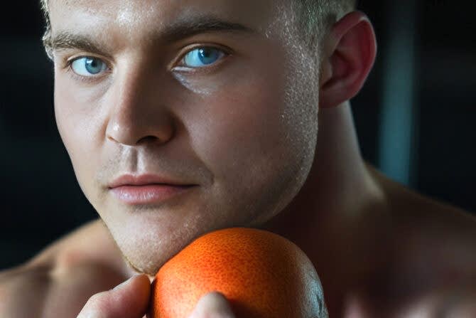 murashkin 302 cover 670x447 - Хурма - суперфрукт для здоровья и спорта: польза для иммунитета и энергии