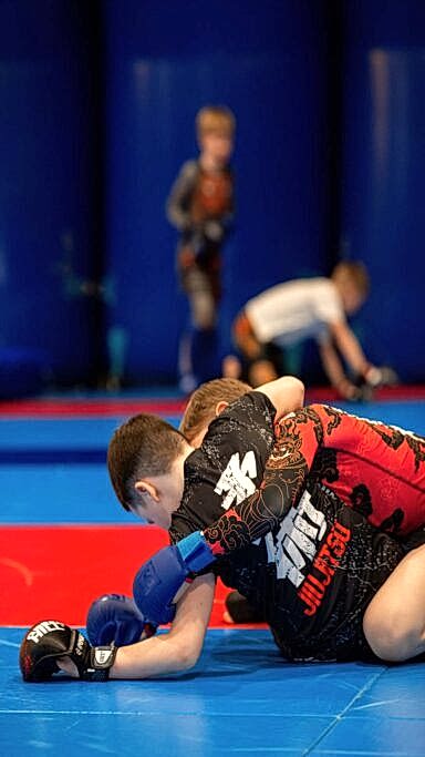 edb-pride-125 edb pride 125 384x683 - Кузнецов Евгений